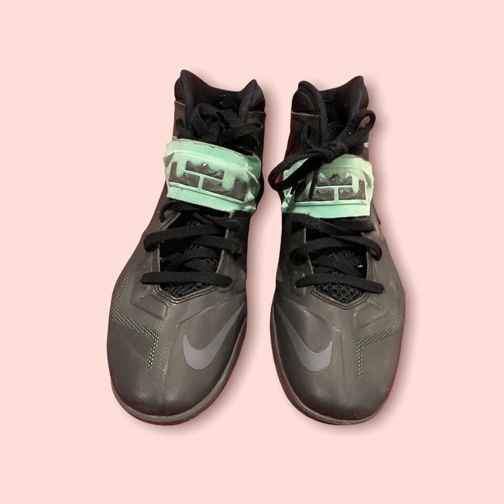 Nike Lebron Zoom Soldier VII Men’s Size 11 Basketball Shoe Black/Green Glow